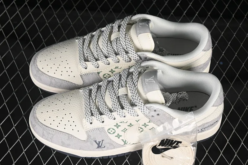 All categories Nk SB Dunk Series Nk SB Dunk Low High-end customized low-top sneakers Nike SB Dunk Low LV co-branded beige denim Anniversary high-end customized low-top casual sneakers XX3168-141